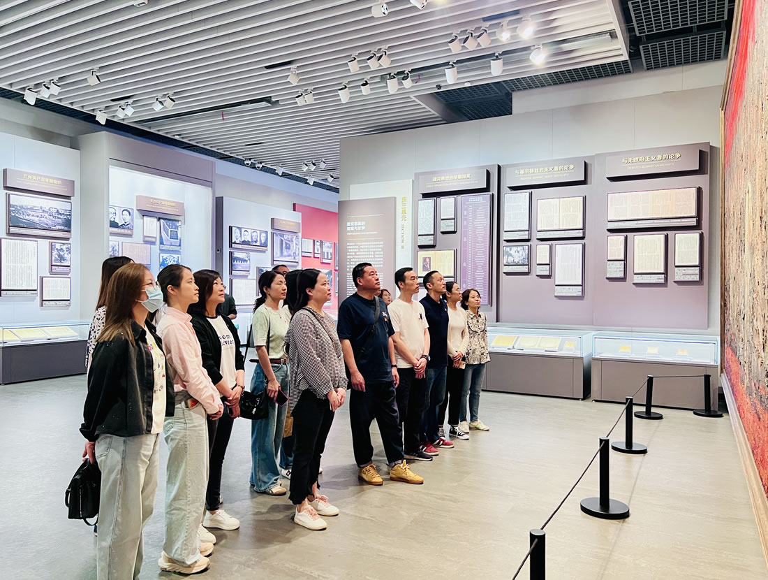 2024年5月，五彩堂港口党支部与上海中外运工程物流党支部支部开展支部共建活动